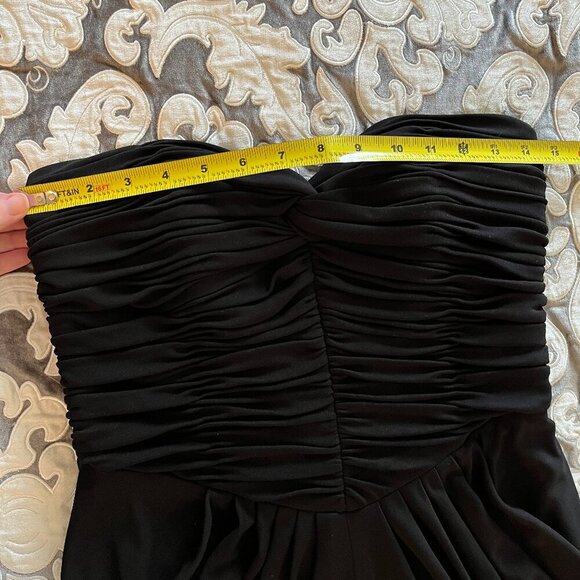 Vicky Tiel Black Strapless Long Gown with Elegant Ruching and Front Slit - Picture 13 of 16